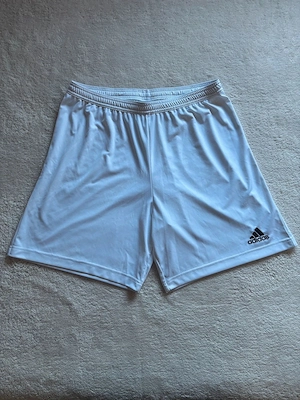 Adidas Shorts weiß - sportlich & leicht Grösse XL