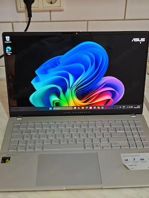 ASUS Vivobook S15 OLED ( Snapdragon X Elite  32GB  1 TB ).