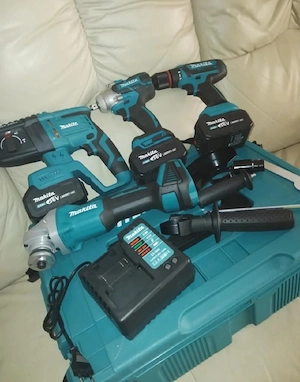 Werkzeugset Makita 18V inkl Bohrhammer, zübehor + Akkus 