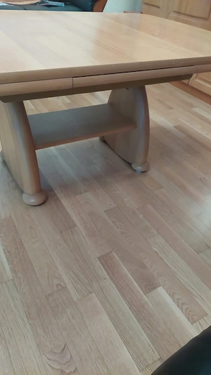 Wohnzimmertisch in Holz ausziehbar Bild 4
