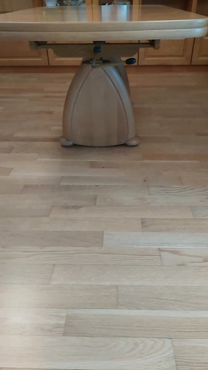 Wohnzimmertisch in Holz ausziehbar Bild 3