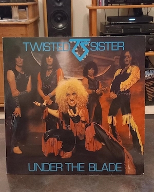 Twisted Sister  under the blade  1982