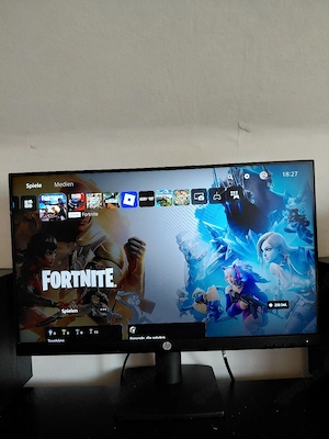 Gaming Monitor + SteelSeries Tastatur + 18 PS4 Spiele
