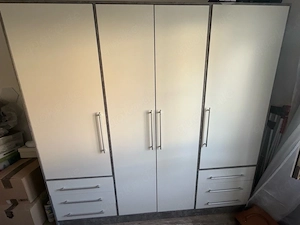 Kleiderschrank Beton Optik 