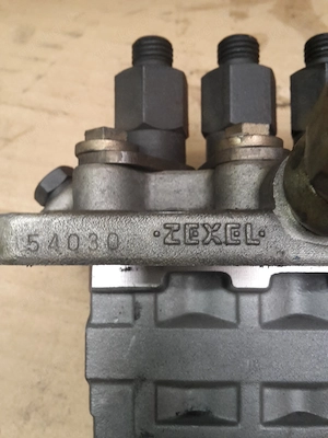 Einspritzpumpe injection pump Zexel Perkins 400 series Caterpillar C2.2 3024 Volvo Penta D2 3583871