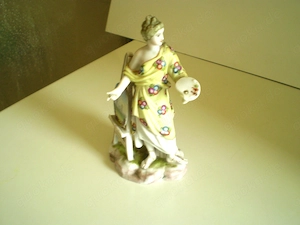Porzellanfigur "Mädchen mit Farbpallette und Stativ"
