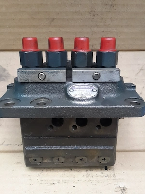 kubota einspritzpumpe v2203-M-DI V2203-E V 2203 T-DI denso CarrierThermo King Scag Jacobsen Toro