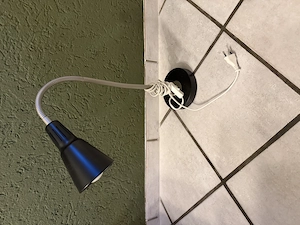 Verschenke Schreibtischlampe