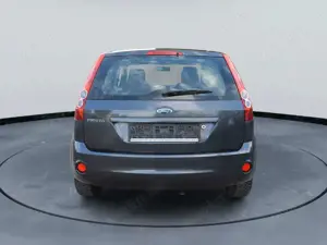 Ford Fiesta Style 1,3 Klima 5 Türig Bild 3