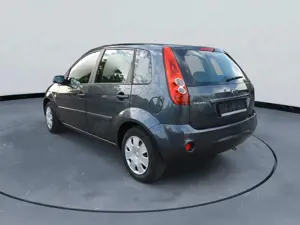 Ford Fiesta Style 1,3 Klima 5 Türig Bild 4