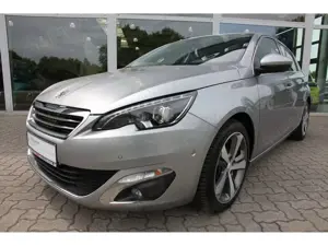 Peugeot 308 Allure PT 110 Denon Navi RFK LED scheckheft Bild 2