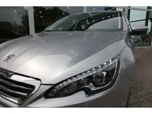 Peugeot 308 Allure PT 110 Denon Navi RFK LED scheckheft Bild 5