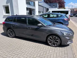 Ford Focus Turnier ST-Line/Automatik/Winterpaket Bild 4