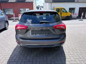 Ford Focus Turnier ST-Line/Automatik/Winterpaket Bild 5
