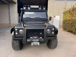 Land Rover Defender Defender 110 Station Wagon 007 James Bond Spectre Edition