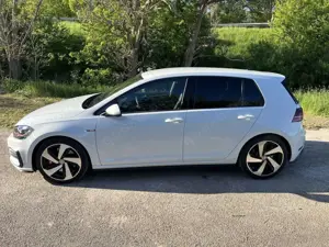 Volkswagen Golf GTI 2.0 TSI OPF DSG Performance *TOP* *Sommerreifen NEU* *Winterräder* Bild 3