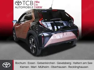 Toyota Aygo X 1.5 HEV TEAMPLAYER TECHNIK-PAKET/PDC/SHZ Bild 2
