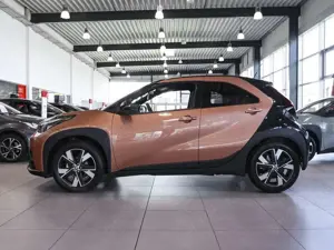 Toyota Aygo X 1.5 HEV TEAMPLAYER TECHNIK-PAKET/PDC/SHZ Bild 3
