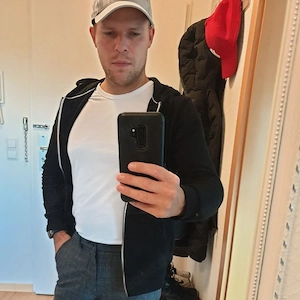 Er sucht Sie für erotische Treffen 