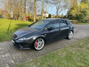 SEAT Leon Cupra R