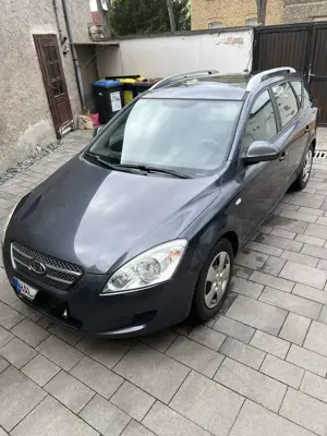 Kia Ceed SW / cee'd SW LX 01/28 TÜV / Klima / Allwetterreifen Neu