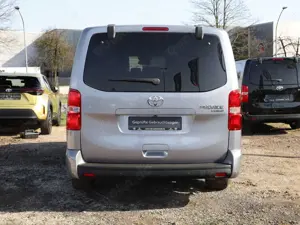 Toyota Proace Verso 2.0 L2 Team D *AUTOMATIK*NAVI* Bild 4