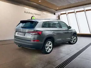 Skoda Kodiaq 2.0TDI DSG Tour MATRIX-LED NAVI AHK ACC  19'' E-HE Bild 5