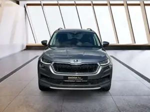 Skoda Kodiaq 2.0TDI DSG Tour MATRIX-LED NAVI AHK ACC  19'' E-HE Bild 4