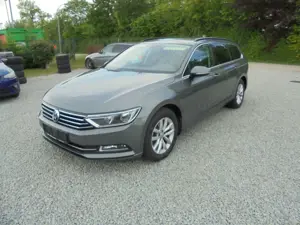 Volkswagen Passat Variant TÜV SERVICE NEU NAVI PDC Sitz Hei