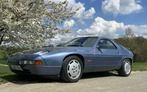 Porsche 928