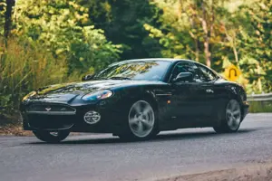 Aston Martin DB7 GT Coupe Manual (1 of 190)