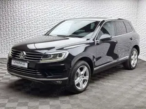 Volkswagen Touareg 3.0 TDI R-LINE/4MOTION/STANDHZ/LUFT/KEY/AHK/360° Bild 2