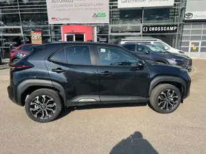 Toyota Yaris Cross 1,5l Teamplayer 4x4 Hybrid Safety + Winter Bild 3
