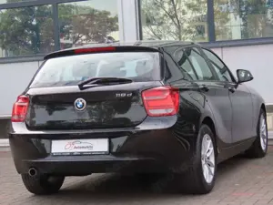 BMW 118 d 2.0 Limousine Schalter Leder Sitzheizung Bild 5