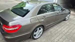 Mercedes-Benz E 250 E 250 CDI DPF BlueEFFICIENCY Automatik Elegance