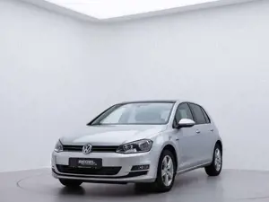 Volkswagen Golf VII 1.2TSI /PANO/NAVI/PDC/AHK/TEMP/