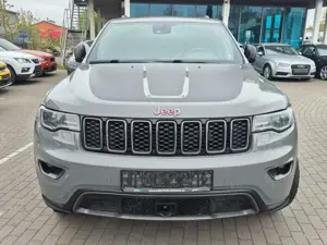 Jeep Grand Cherokee Bild 3