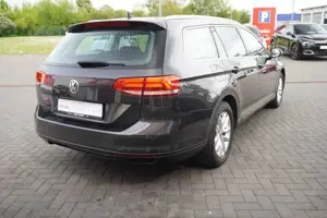 Volkswagen Passat Variant 1.5  TSI Comfortline LED Navi ACC Bild 5