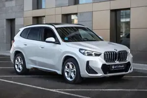 BMW X1 20i sDrive*M Sport*PANO*HUD*360*eSitze*hk*