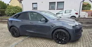 Tesla Model Y Long Range Dual AWD (VB) +AHK + EAP + 8x bereift