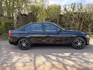 BMW 320 320 d Advantage Bild 4