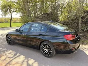 BMW 320 320 d Advantage Bild 3