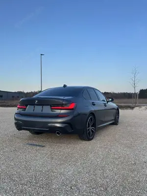 BMW 320 M Sport Shadow Bild 2