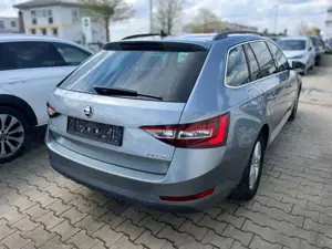 Skoda Superb Combi1.4 TSI DSG Ambition|1.Hand|Bi-Xenon Bild 3