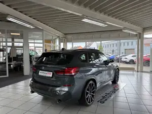 BMW X1 xDrive 20d M Sportpaket AUT./LED/HUD/CAM Bild 3