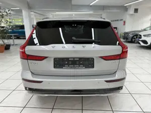 Volvo V60 Kombi Plus Dark*LED*AHK*Kamera*Standheizun Bild 4