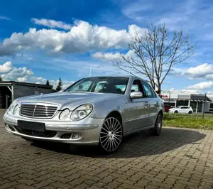 Mercedes-Benz E 220 E 220 CDI Automatik Classic DPF