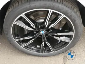 BMW X6 xDrive40d M Sport 22" Pano Sky Sthzg. AHK H/K Bild 5