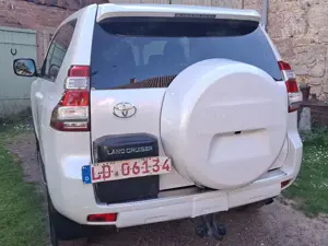 Toyota Land Cruiser 2.8 D-4D EXE AUTOM NAVI LEDER AHK TOP 1.HAND! Bild 5