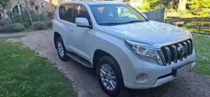 Toyota Land Cruiser 2.8 D-4D EXE AUTOM NAVI LEDER AHK TOP 1.HAND! Bild 2